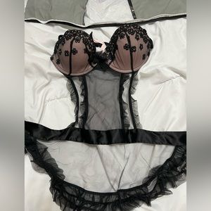 VS apron style lingerie 34C